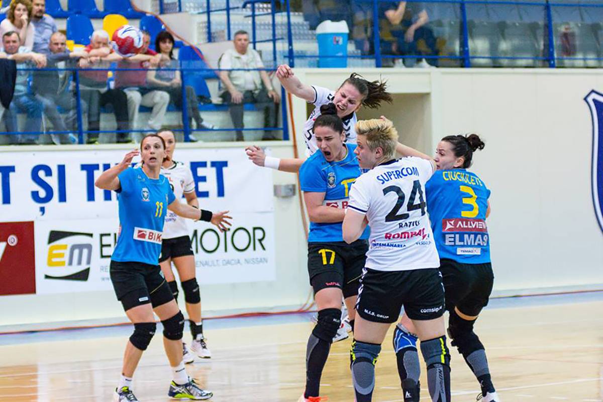 &bullet;  Fotó: fanhandbal.ro