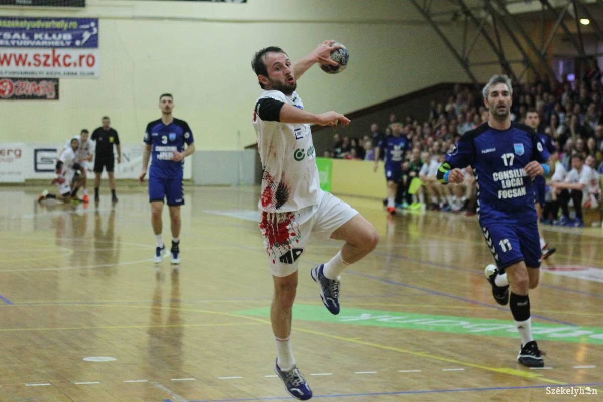 &bullet;  Fotó: Pál Árpád