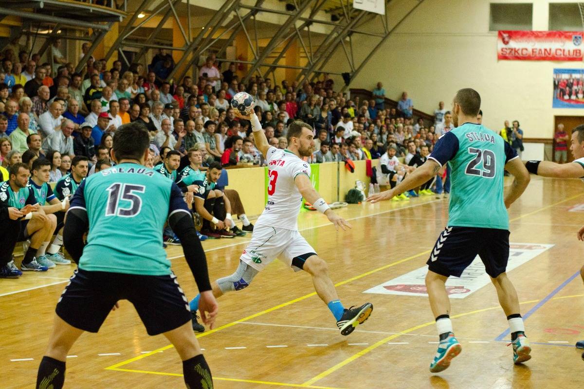 Ezúttal is telt ház és nagyszerű hangulat volt a KC mérkőzésén &bullet;  Fotó: Csedő Attila, SZKC