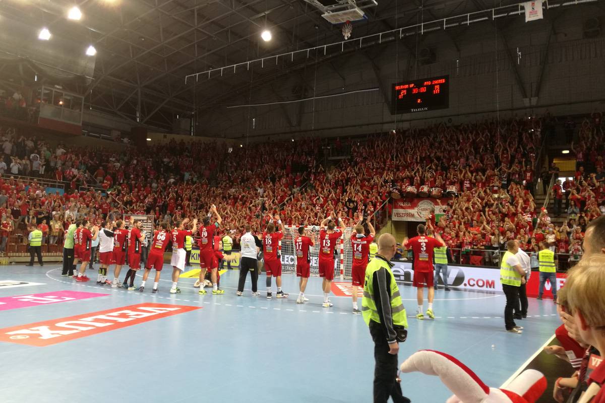 A szurkolók végig tolták előre a hazai csapatot. Kiütéses siker lett a vége •  Fotó: Ilyés Szabolcs