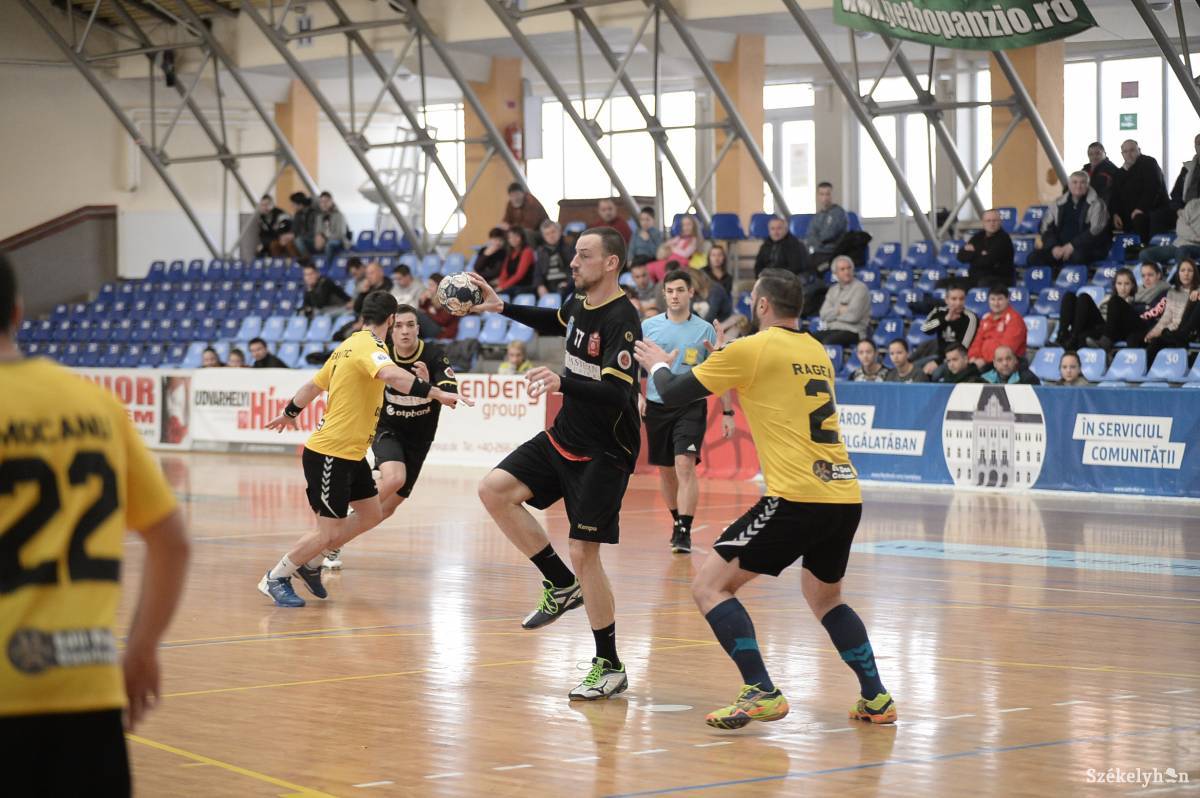 Az SZKC január 21-én barátságos meccset játszott Focșani csapatával. Akkor még senki sem gondolta, hogy ez lesz az utolsó találkozója •  Fotó: Barabás Ákos