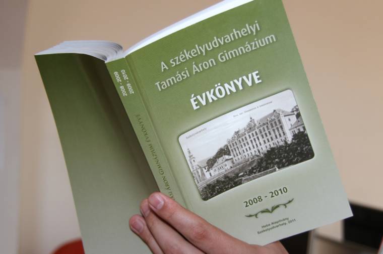 Megjelent a gimnázium évkönyve