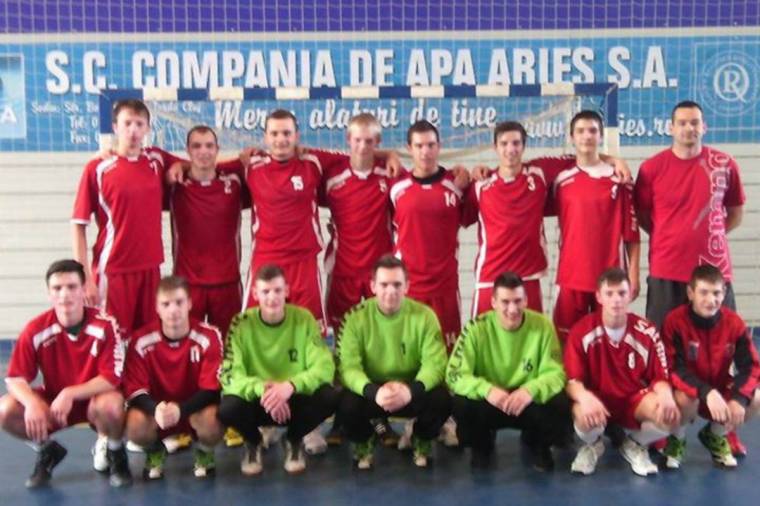 Százgólos meccs is kellett a továbbjutáshoz