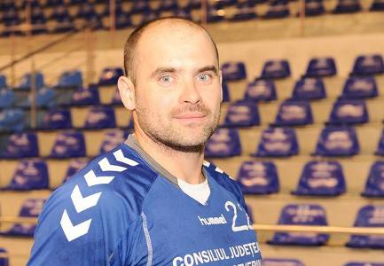 Irimescu jött, Johannson megy