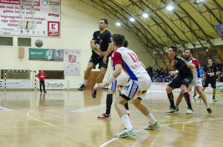 Újoncot vertek a szezonnyitón