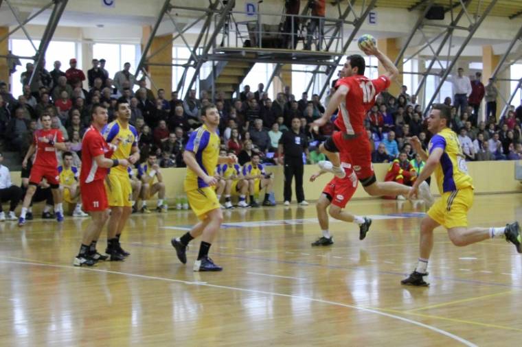 Kötelező a győzelem a meggyengült CSM ellen