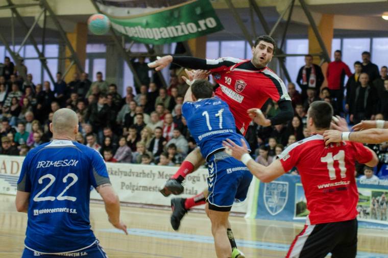 Az öt kötelező győzelemből egy megvan