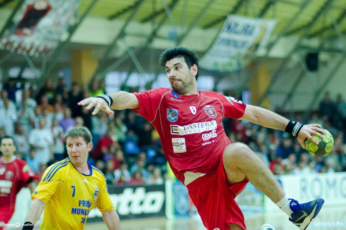 •  Fotó: Dragos Asaftei