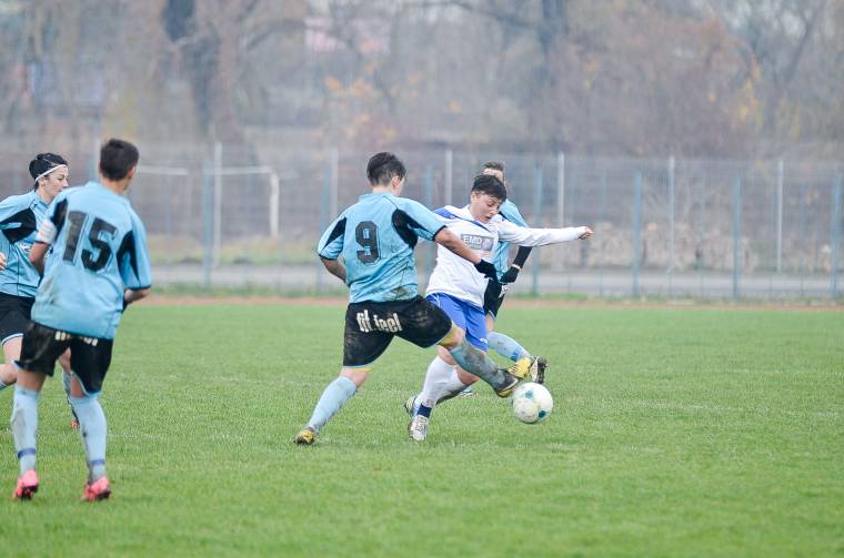 Kupában játszanak a lányok