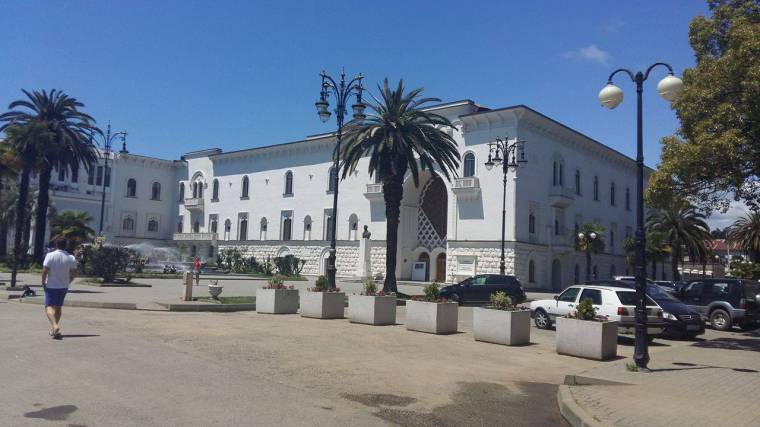 Az elnyomás és autonómia között