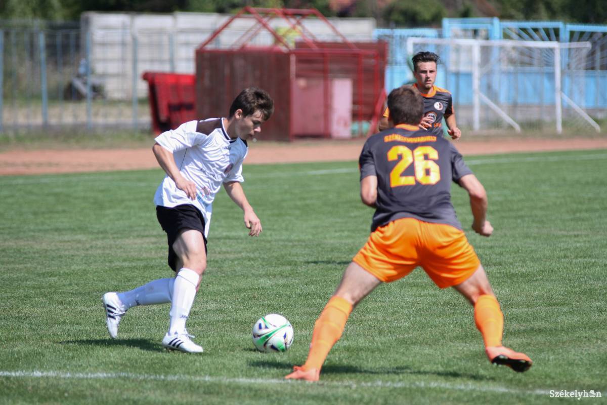 &bullet;  Fotó: Pál Árpád