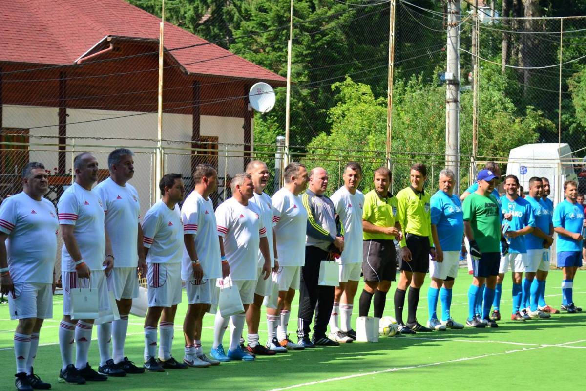 A gálameccs. Politikusok csaptak össze a pályán •  Fotó: Facebook/tusvanyosifinale