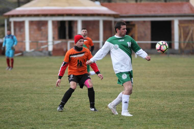 Nem tetszik a román adócsökkentés és béremelés az IMF-nek