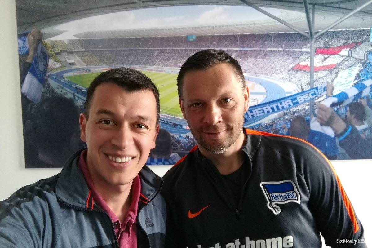 Interjú után közös képet készíthettünk •  Fotó: Ilyés Szabolcs