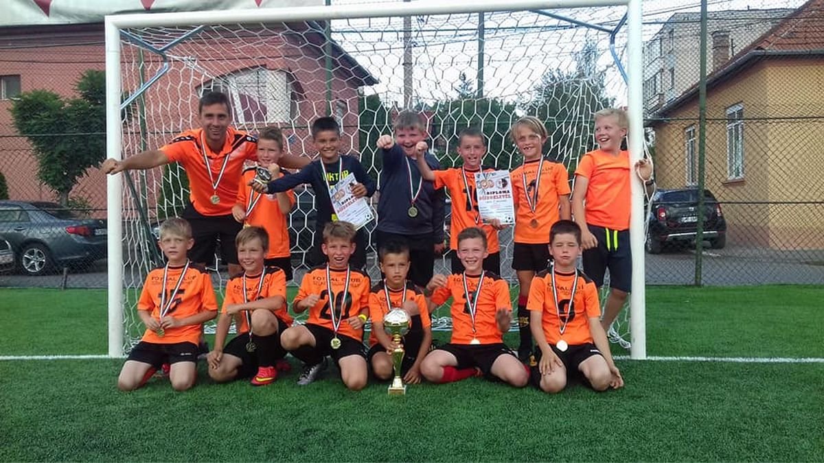 A 2009-es korosztályúaknál is udvarhelyi diadallal ért véget a torna •  Fotó: Facebook/Székelyudvarhelyi FC