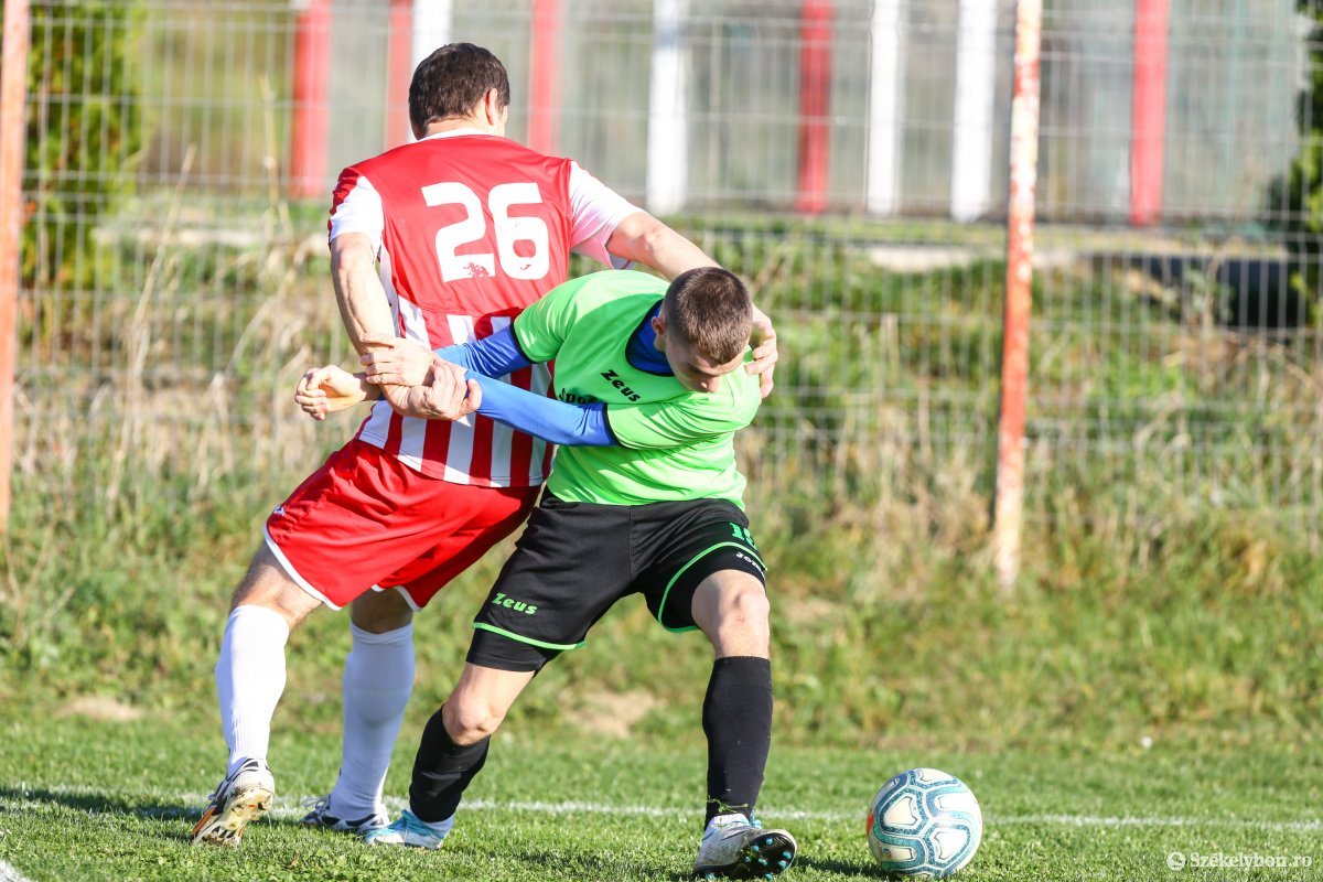 &bullet;  Fotó: Erdély Bálint Előd