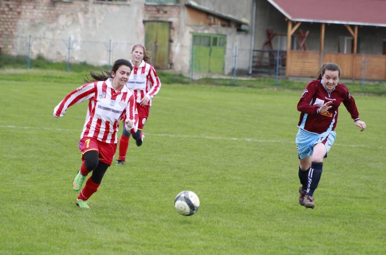 Kemény mérkőzés előtt a lányok