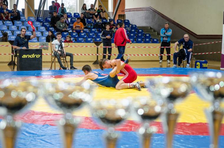 Sok érmet nyertek az udvarhelyiek a birkózódöntőn