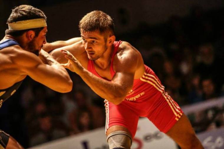 Birkózóbarátok segítségét várják