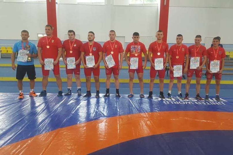 &bullet;  Fotó: Facebook/Federația Română de Lupte