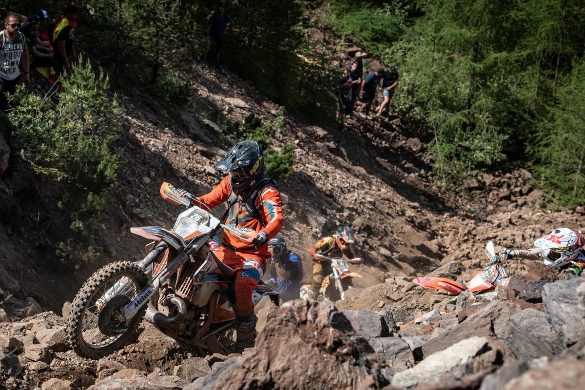 Néhány szakaszon a motorról leszállva is nehézkesen lehetett átjutni &bullet;  Fotó: Red Lynx Photography