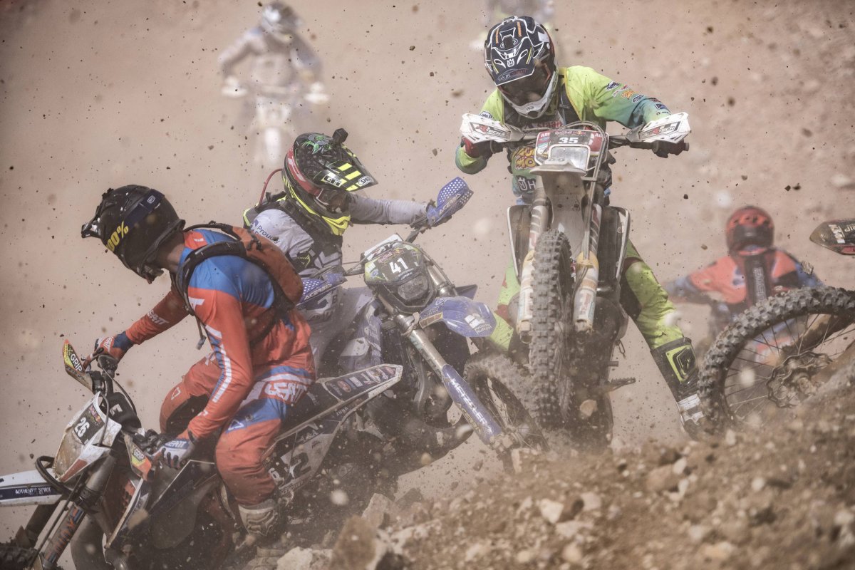 Kemény terepen. Csak nagyon kevesen tudták legyőzni az összes akadályt. Köztük Józsa Norbert Levente is (balra) &bullet;  Fotó: Red Lynx Photography