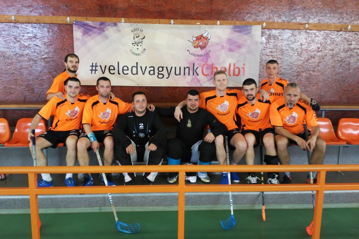 Bajnokok. Ők nyerték meg az első országos küzdelmet &bullet;  Fotó: Facebook/Floorbulls Székelyudvarhely