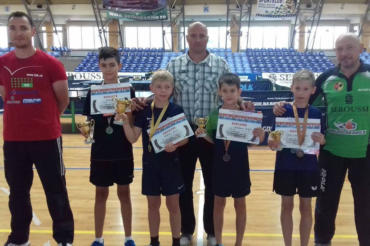 Az ifjúsági 3-as korosztály dobogósai &bullet;  Fotó: Facebook/Székelyudvarhelyi ISK-FSK Asztalitenisz-csapata