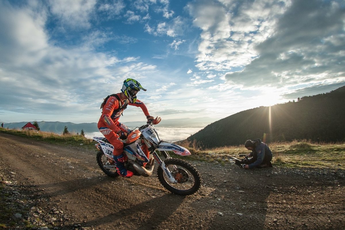 &bullet;  Fotó: The Red Lynx Photography