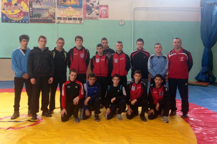 Tucatnyi birkózó az országos döntőben