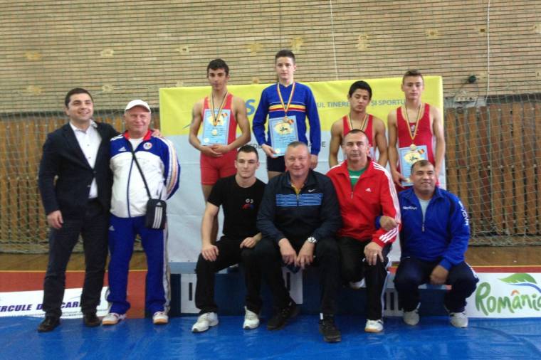 Minden éremből elhoztak egyet