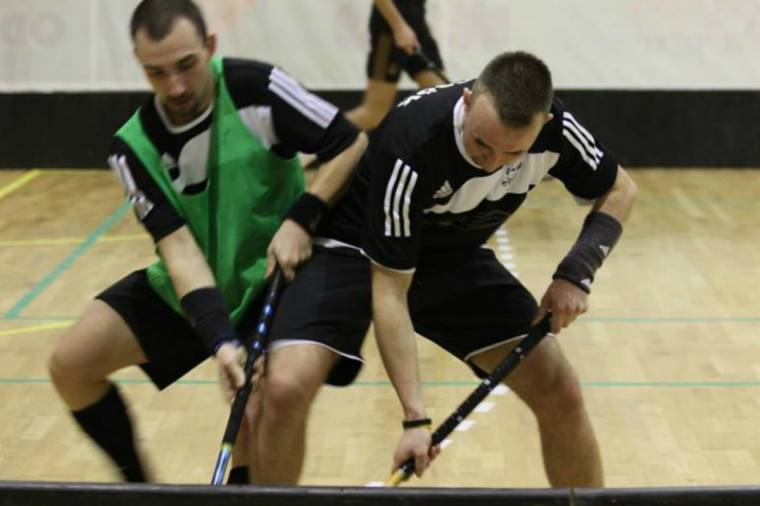 Rajtra kész a Floorballiskola