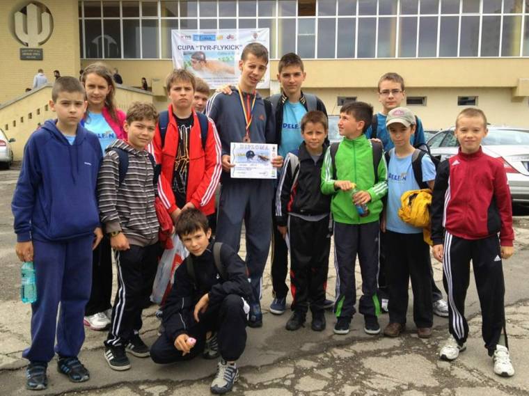 Nagybányán úsztak a fiatal udvarhelyiek