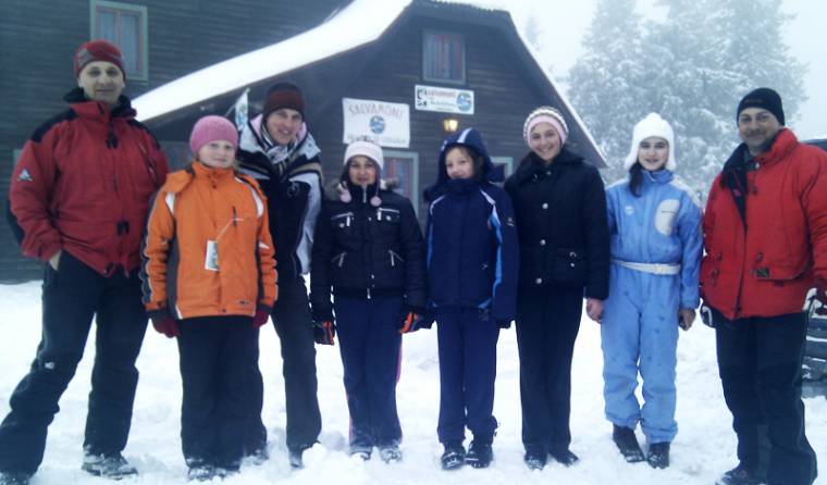 Ajándék-hétvégéztek a farkaslaki iskolások a Hargitán