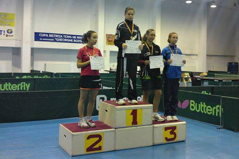 Kaloz Anita két éremmel jött haza Besztercéről