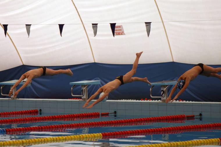 Udvarhelyi úszósikerek Marosvásárhelyen