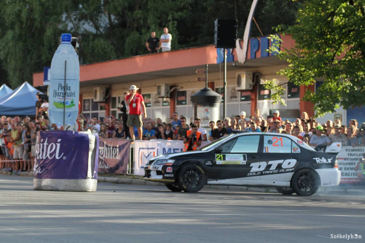 &bullet;  Fotó: Pál Árpád