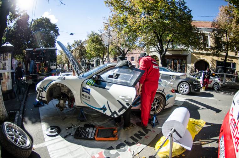 A raliautók „anatómiája”: szakember segítségével lestünk be a motorháztető alá