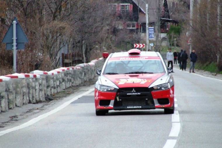 Elrajtolt a román ralibajnokság