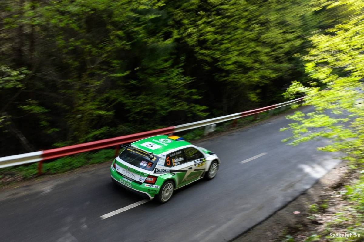 &bullet;  Fotó: Szabó Attila