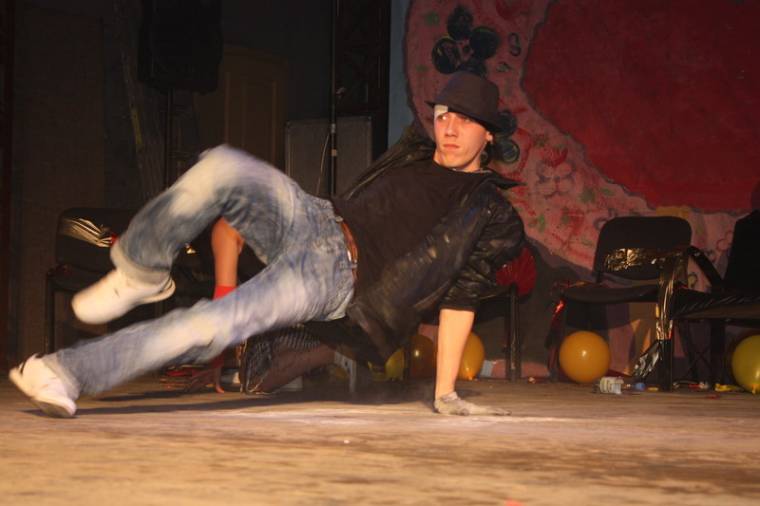 Bazi nagy roma lagzi a bányaisokkal