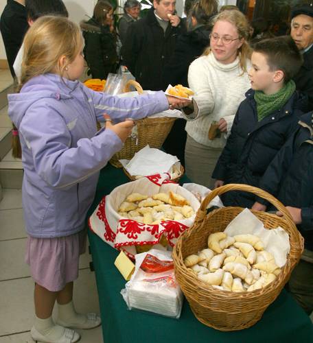 Ünnepelve segíthetünk az adventi vásáron