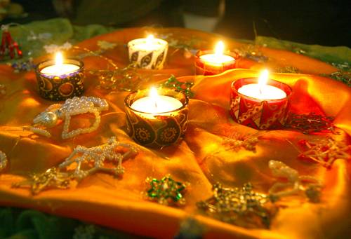 Adventi koszorút, tombolát, könyvet vegyenek