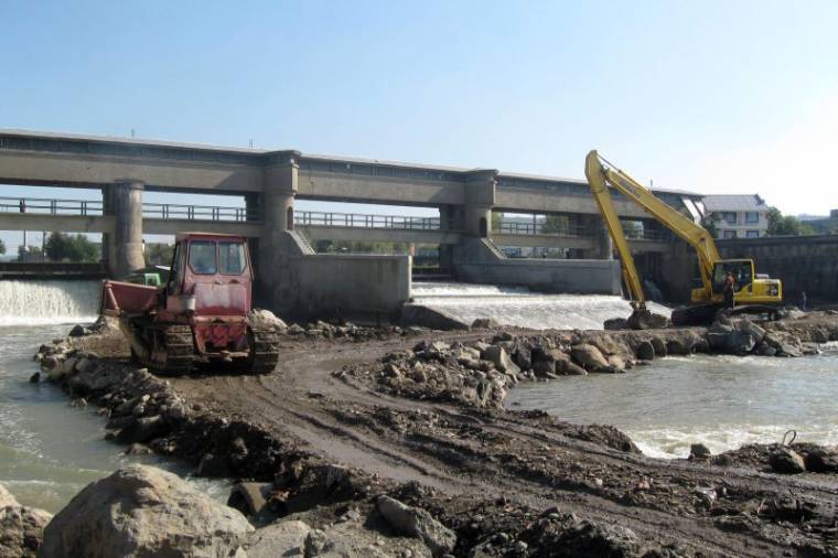 Négy év alatt 100 millió lej a vízügyre