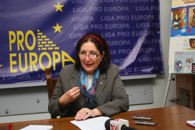 Smaranda Enache lenne a legesélyesebb?