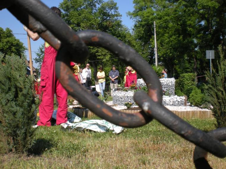 Megújult a játszótér, de a polgármesternek nem tetszik