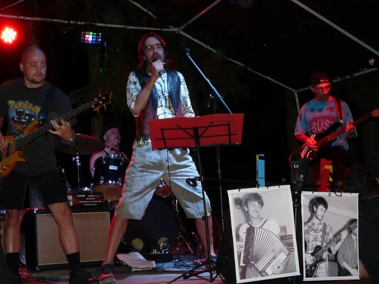 Régi motorosok a színpadon – harmincéves a BÜSZ