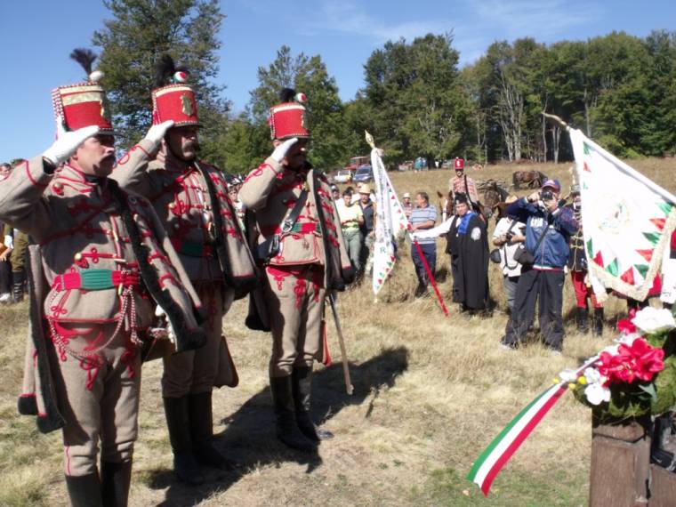 Hitvallás és tisztelgés a szent hegyen – különös jelekkel