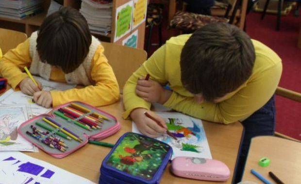 Biztonságos gyerekkor – rajzokban