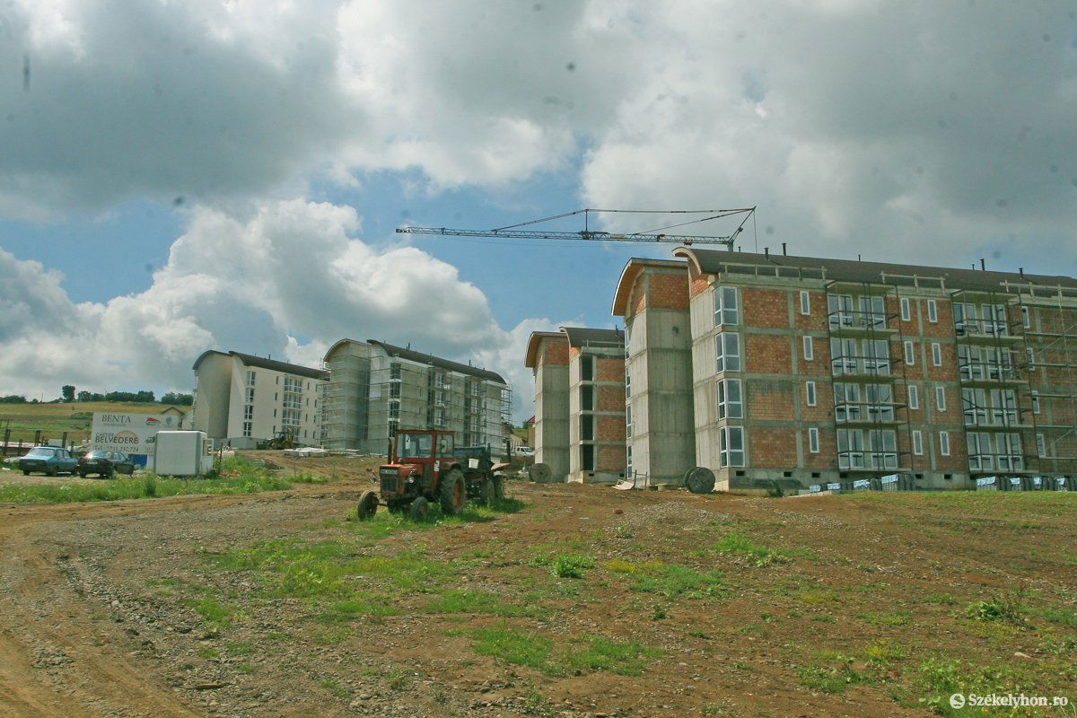 &bullet;  Fotó: Boda L.Gergely